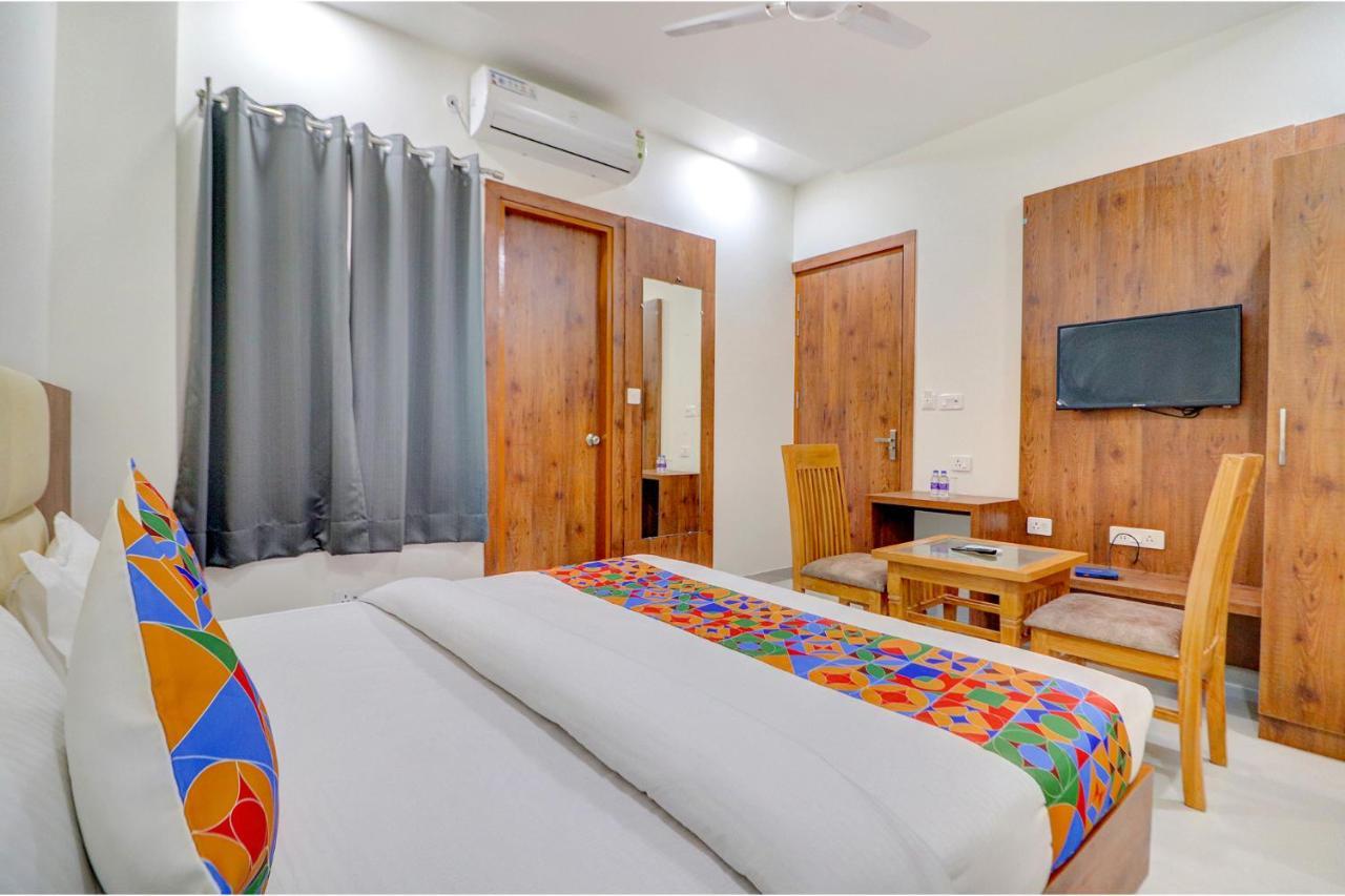Fabexpress The Regalia Inn Lucknow Bagian luar foto